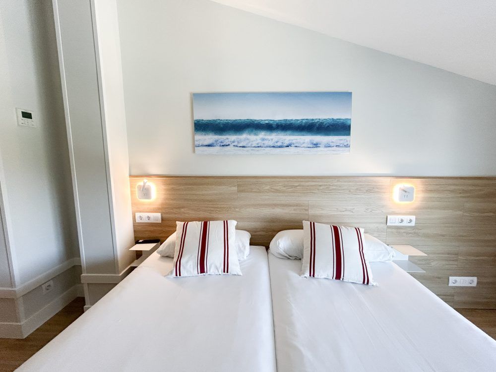 Decoración con fotografías artísticas Hotel Puerto Mundaka